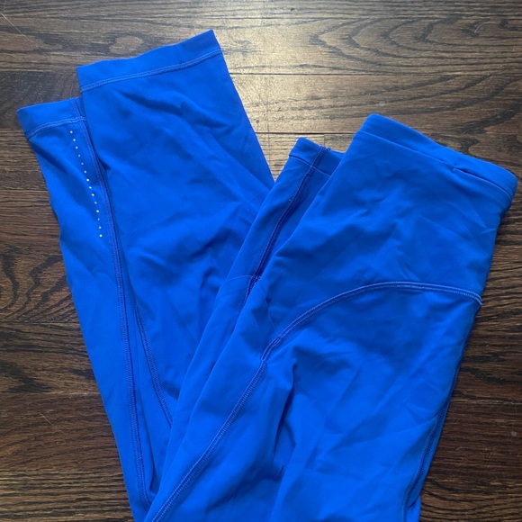 Lululemon Set of Four Leggings in Various Colors - Picture 3 of 9